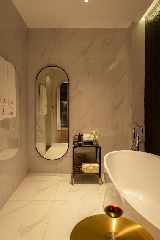 Amana Hotel