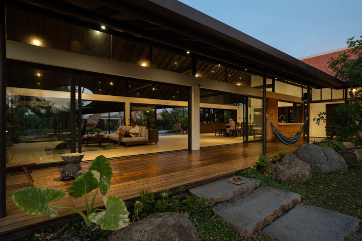 Casa Blanca Garden