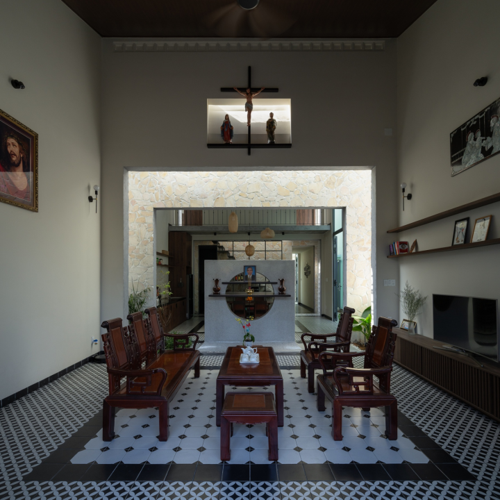 Pieces House