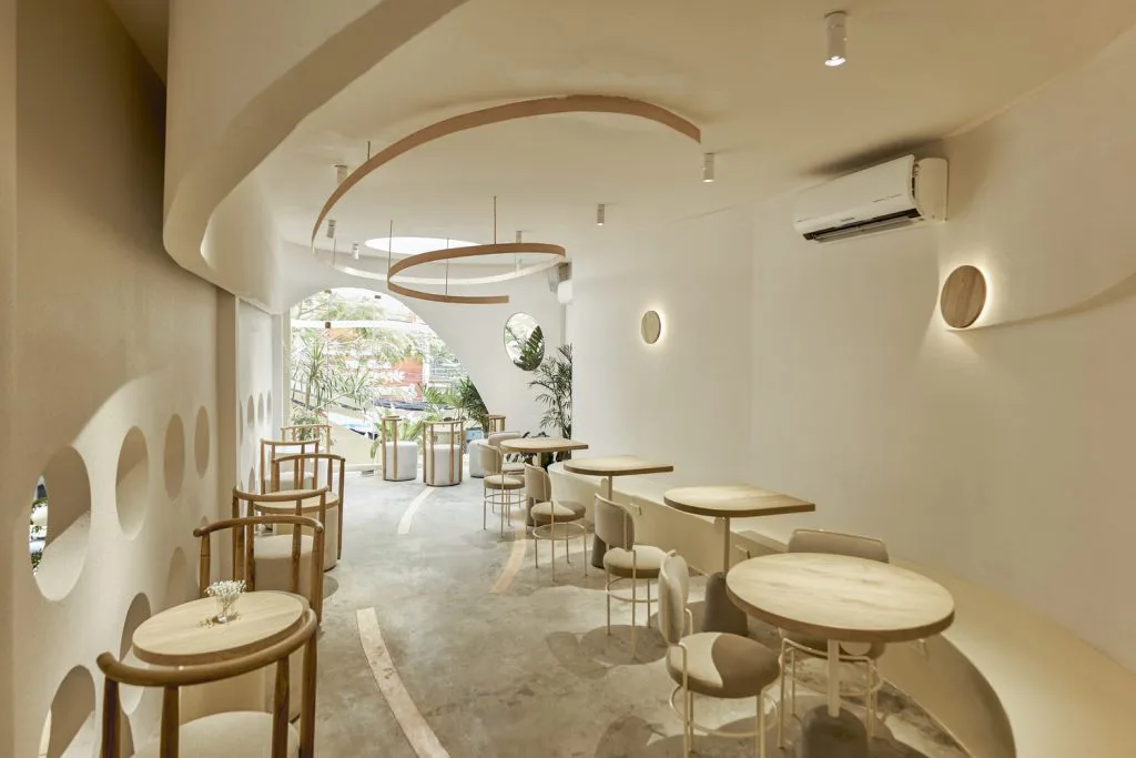September Café – The Wind Blows -Q4