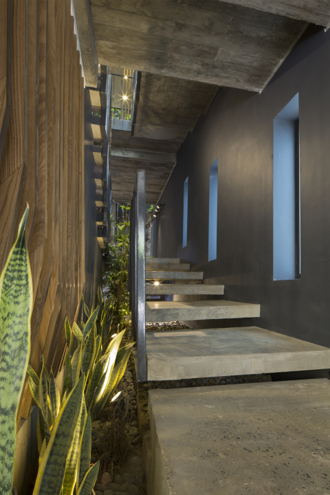 Sth _Nhà Thang (Stair House)