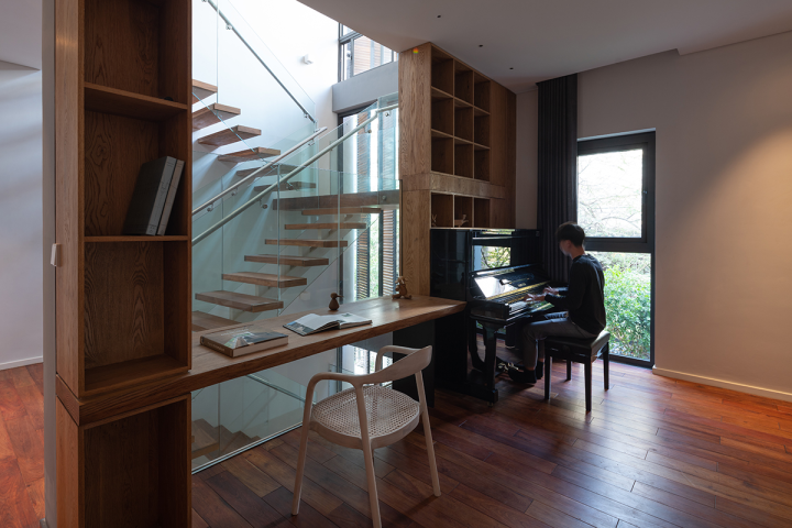 Corner House
