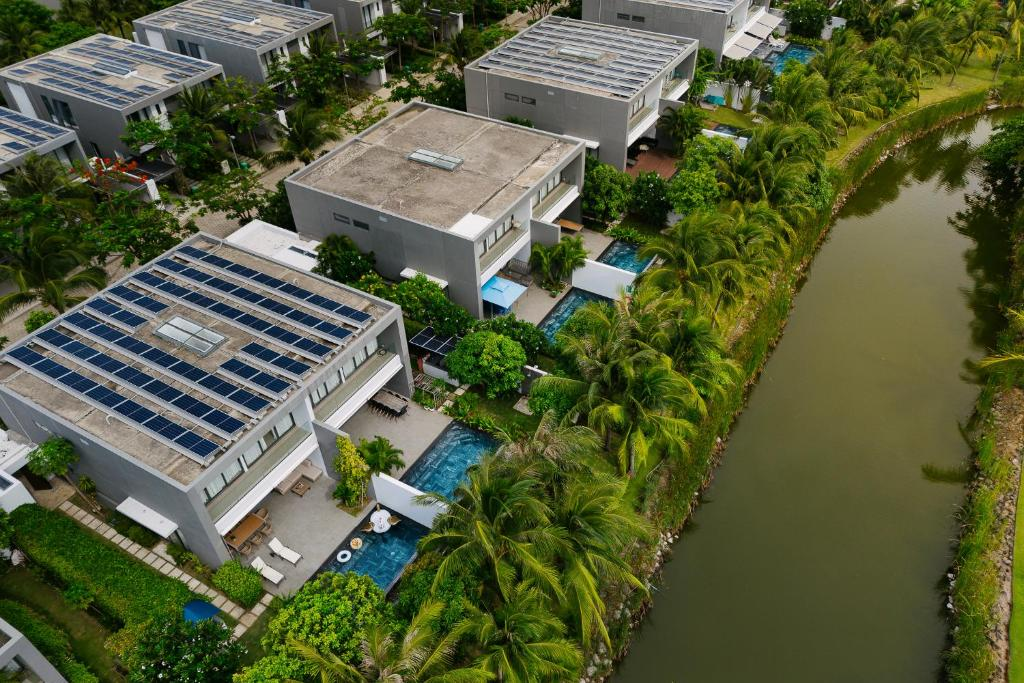 Resort Sanctuary Hồ Tràm