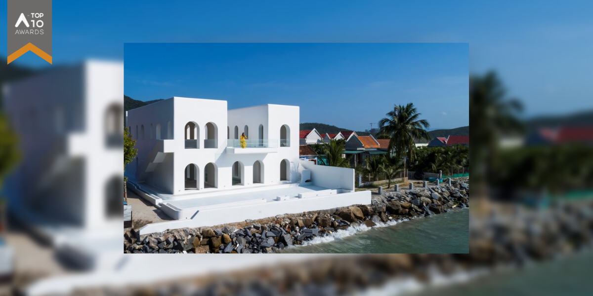Santo By The Sea