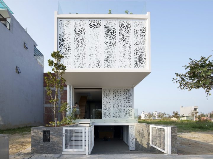 Th House