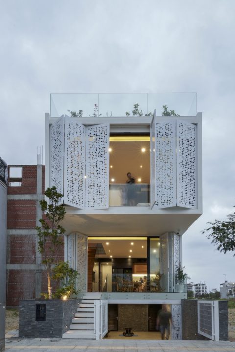 Th House