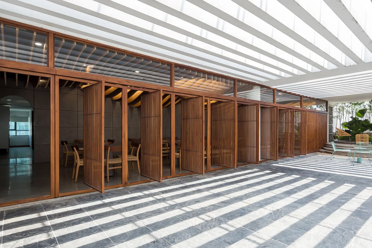 Thương Mại & Văn Phòng