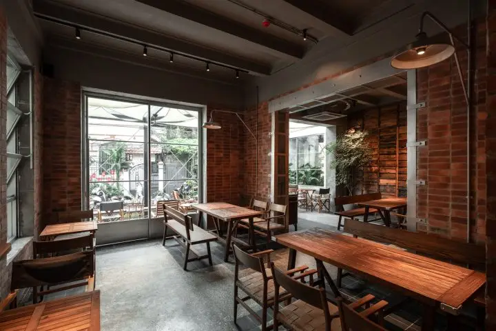 Fours Bakery Signature