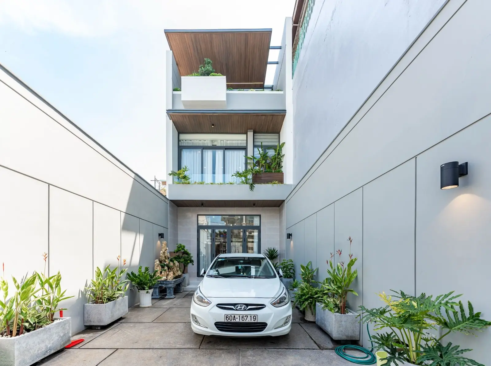 BH House: Nhà phố hiện đại cho gia đình 3 thế hệ