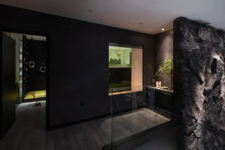 Penthouse Đá đen – Sống giữa “thiên nhiên”