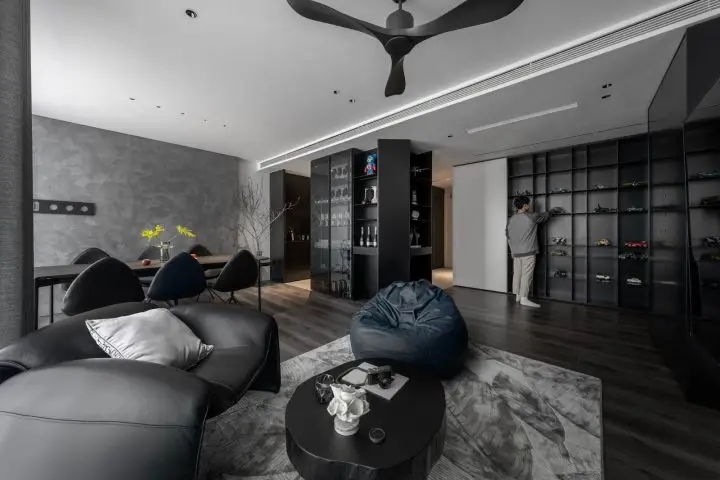 LEGO House – Thiết kế tương phản giữa đen và trắng với cảm hứng từ những khối Lego