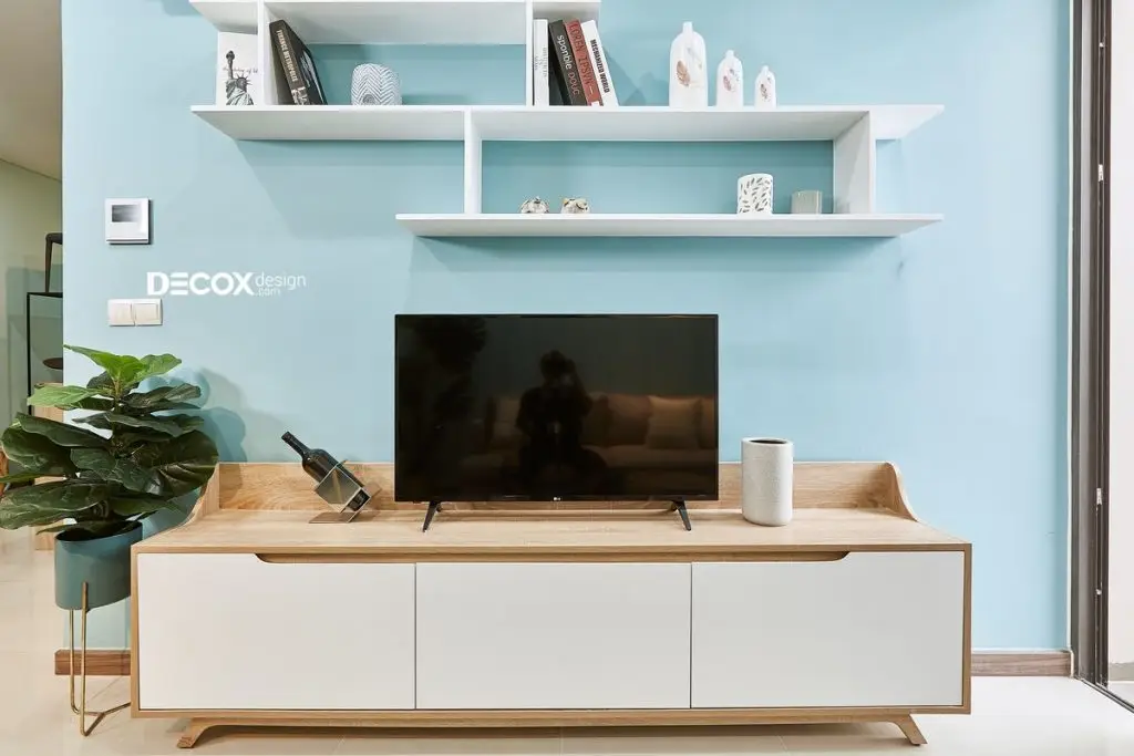thiết kế nội thất phòng khách chung cư dùng kệ treo tường