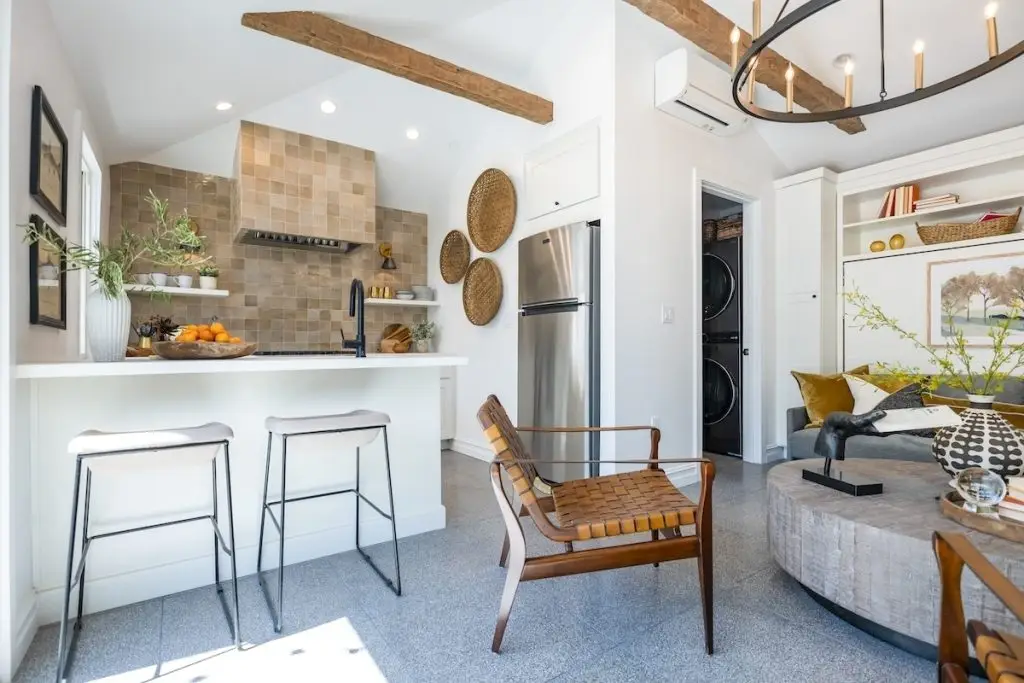 mẫu nội thất phòng khách và bếp nhà cấp 4