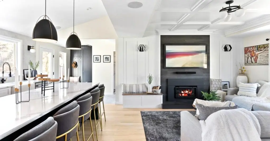 nội thất phòng khách và bếp hài hoà với màu sơn tường