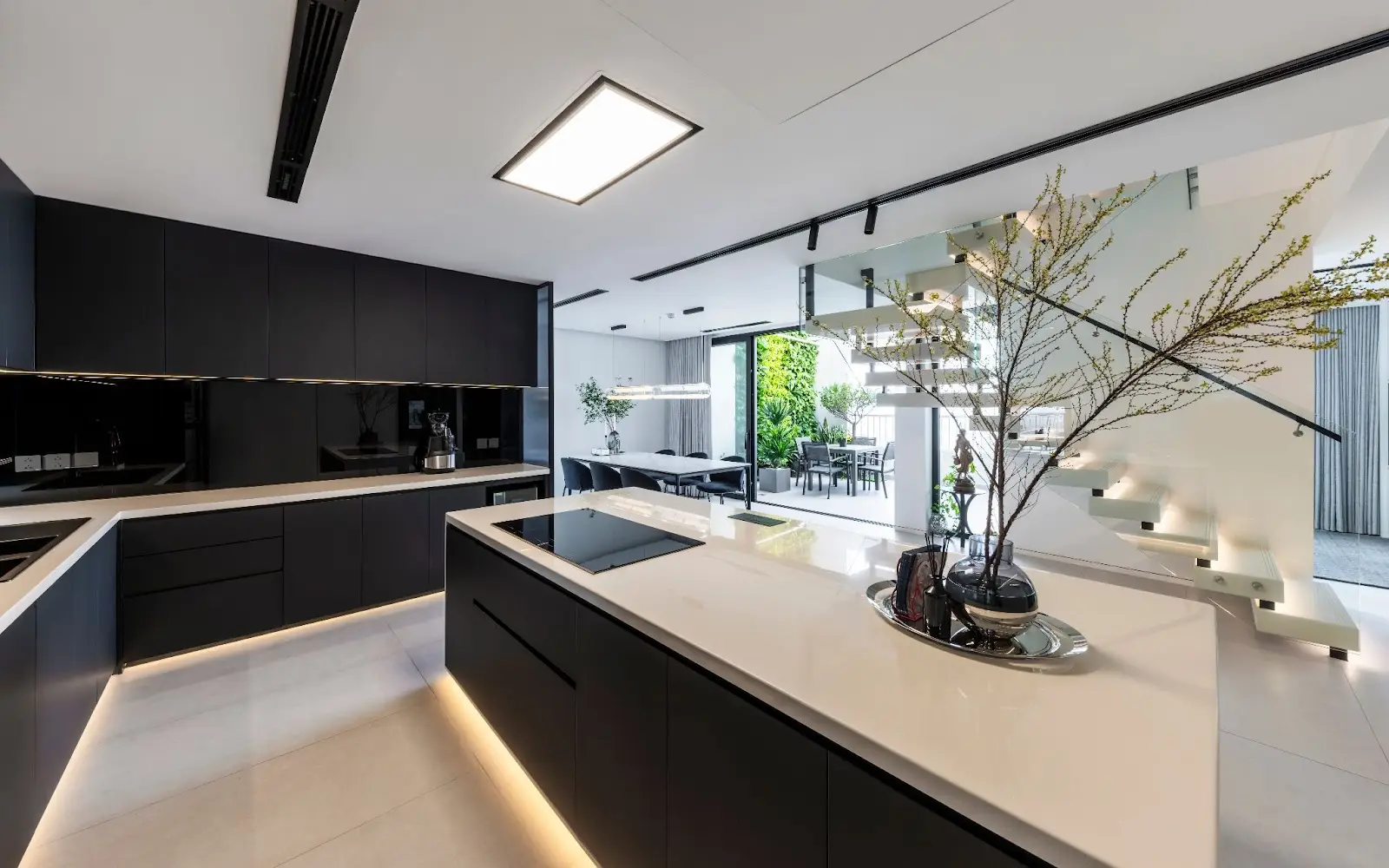 Penthouse Thảo Điền – Căn hộ êm dịu và thoáng đãng trong khu chung cũ ở Sài Gòn