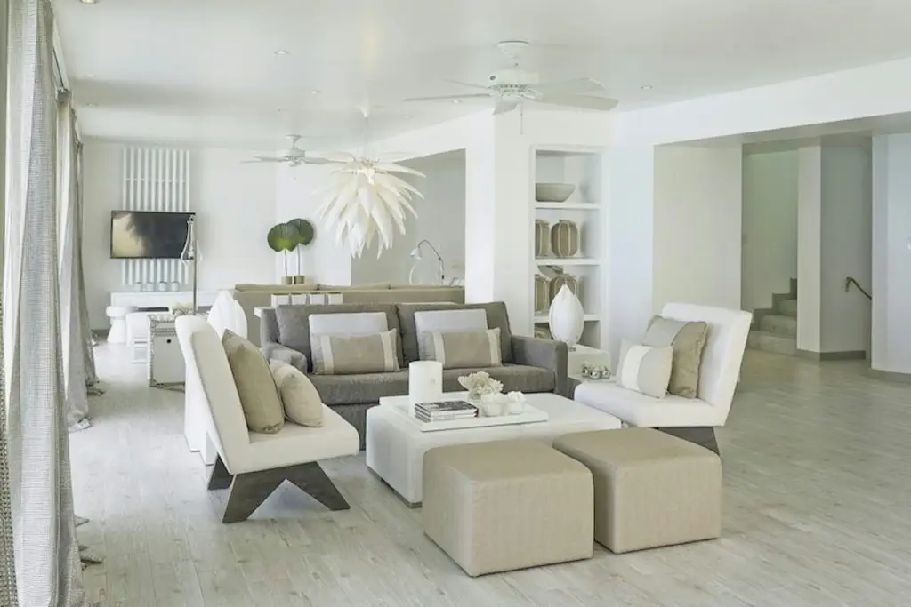 Thiết kế nội thất nhà phố với màu trắng thanh lịch, hiện đại