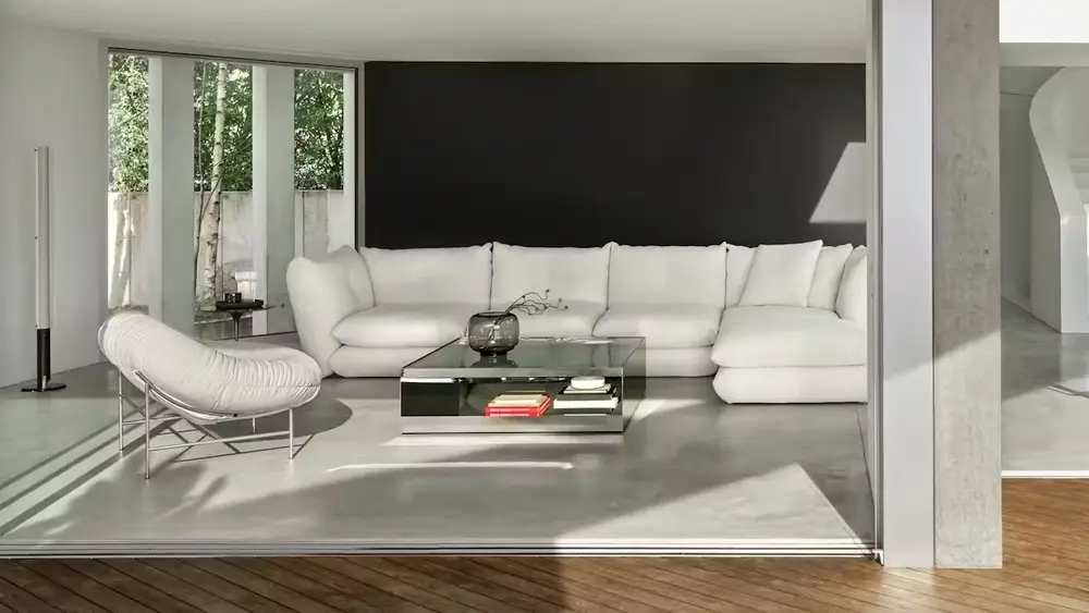 thiết kế nội thất phòng khách nhà ống dùng tone màu trung tính