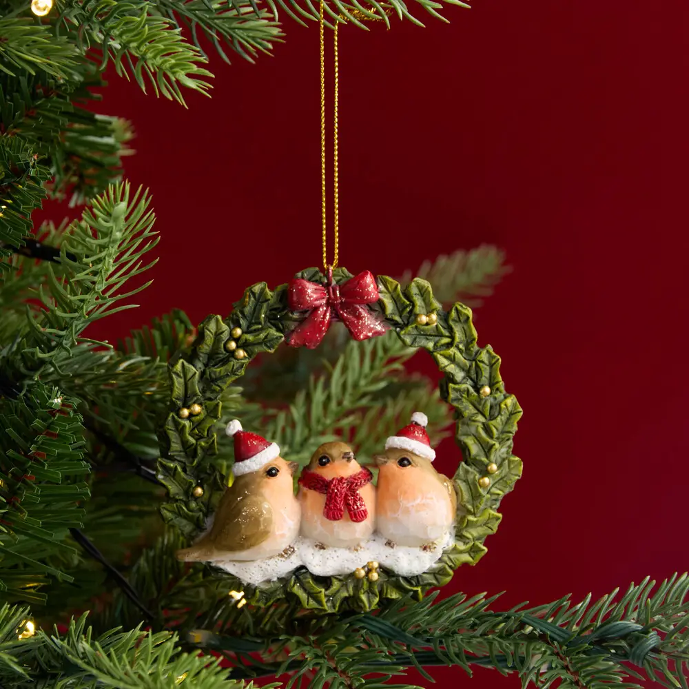 trang trí cây thông noel với vòng nguyệt quế