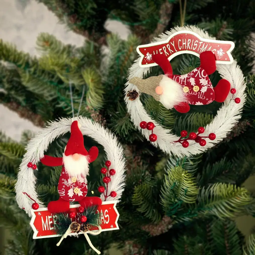 trang trí cây thông noel với vòng nguyệt quế độc đáo