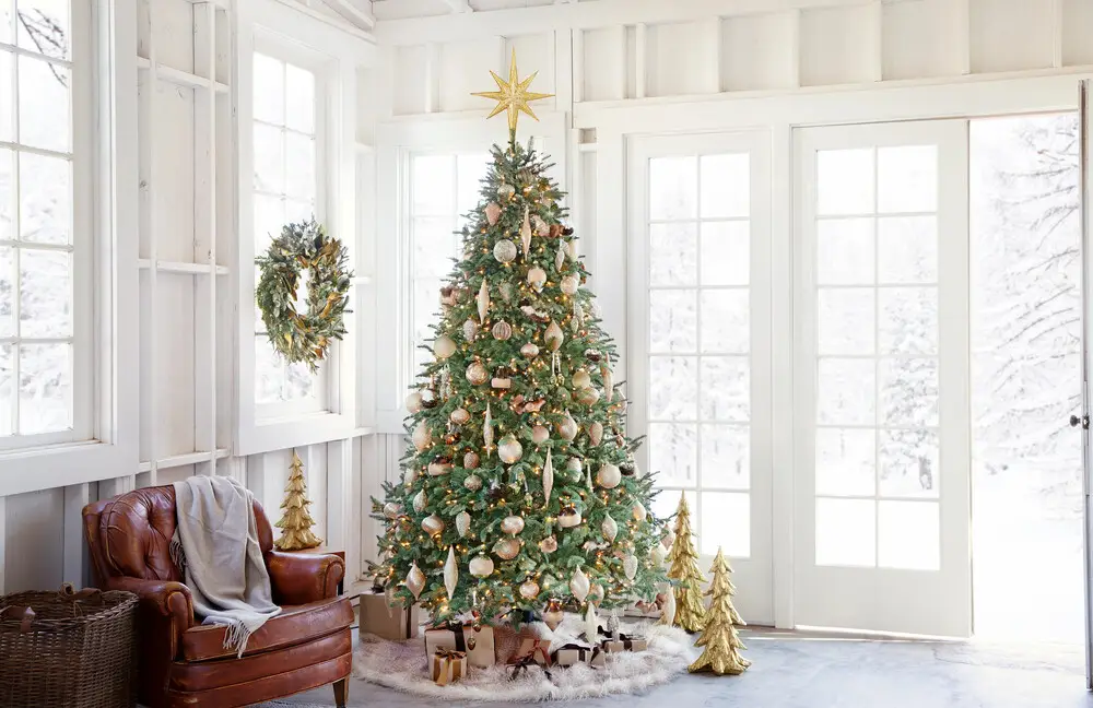 trang trí cây thông noel phong cách cổ điển