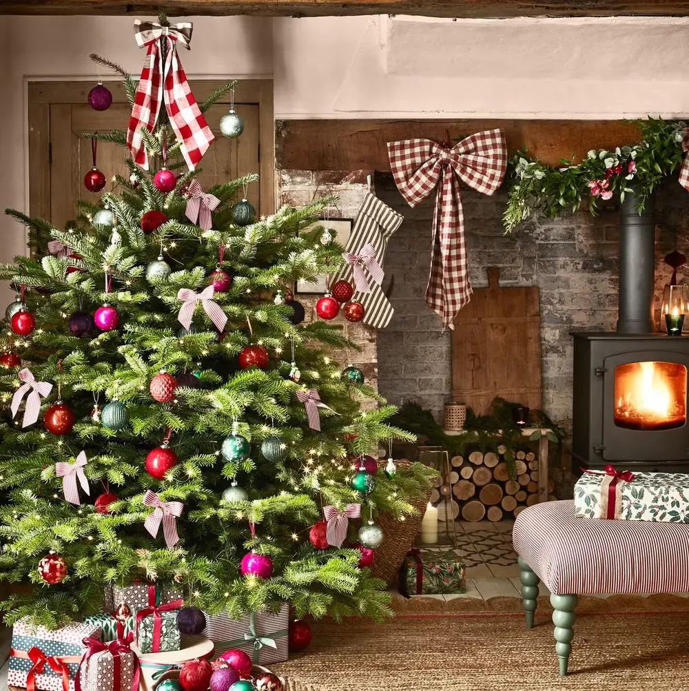 trang trí cây thông noel phong cách vintage nhẹ nhàng