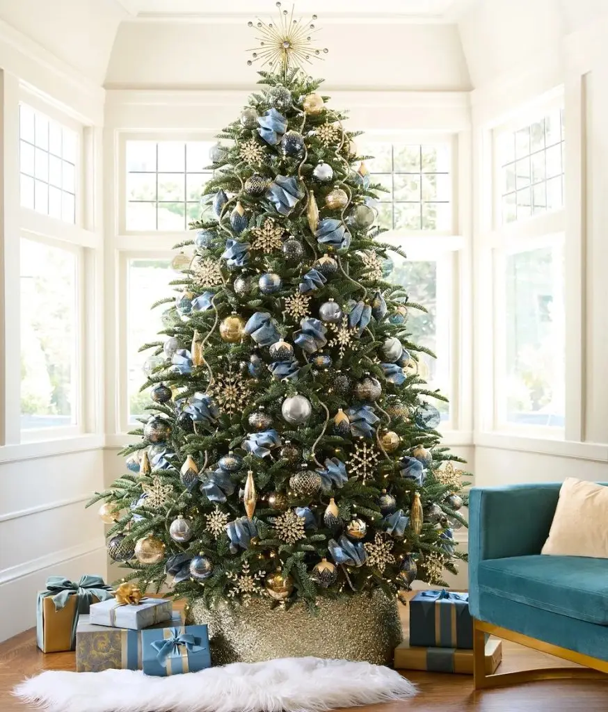 trang trí cây thông noel đẹp kiểu gluhwwein