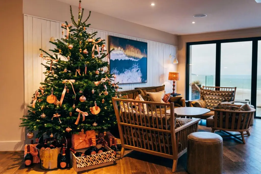 trang trí noel phòng nghỉ nhẹ nhàng