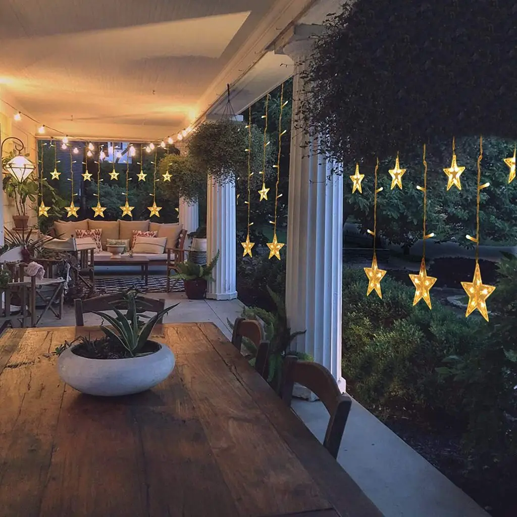 trang trí noel quán cafe với đèn ngôi sao lung linh