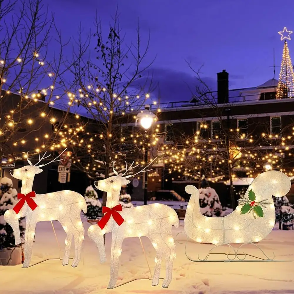 trang trí noel quán cafe bằng tuần lộc và đèn led