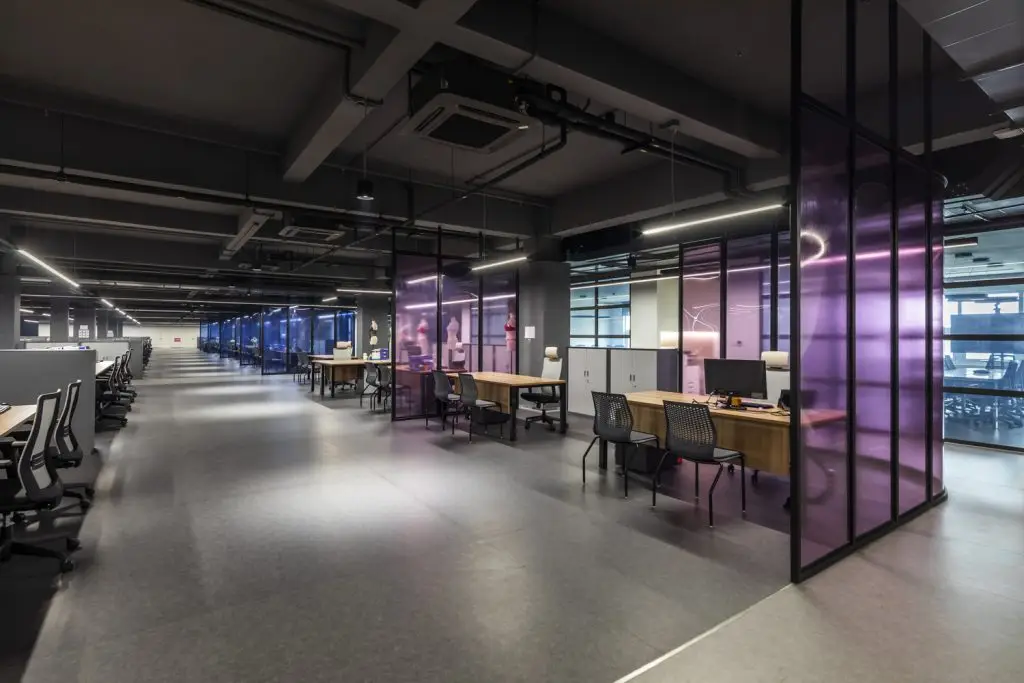 Mẫu báo giá thi công nội thất văn phòng Crystal Martin Việt Nam 1