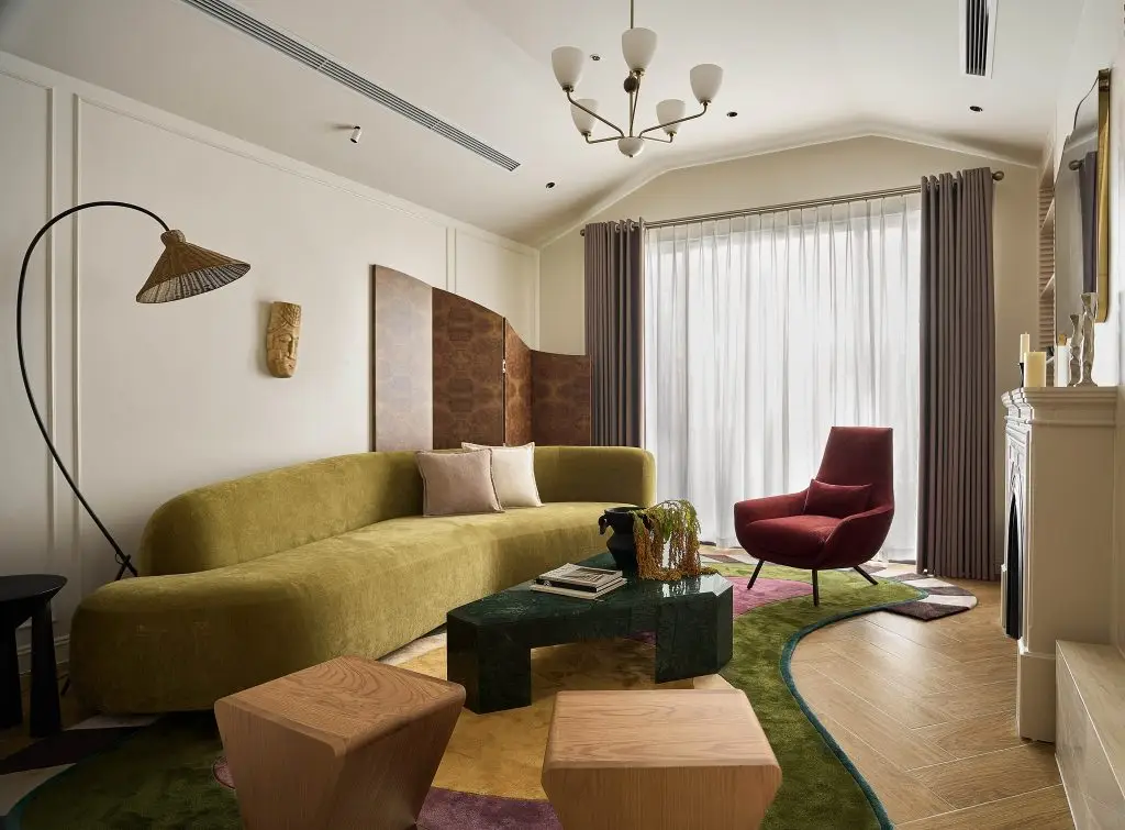 decor phòng khách với đèn cây cạnh sofa