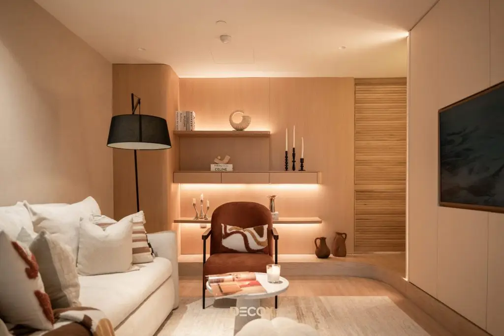 decor phòng khách với đèn cây