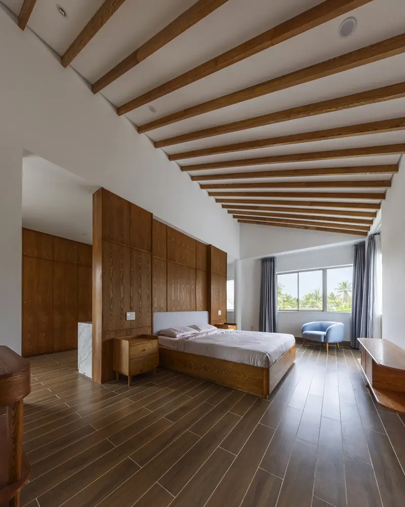 decor phong ngủ với nội thất gỗ ấm cúng