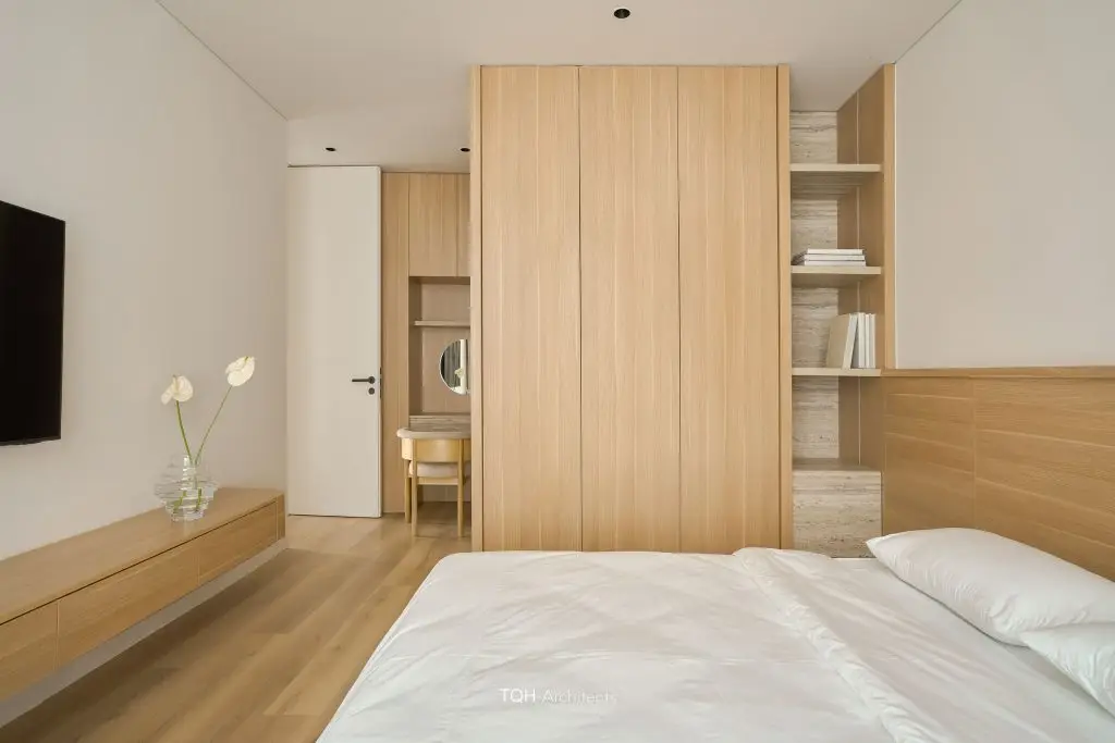 gạch giả gỗ vàng nhẹ cho phòng ngủ