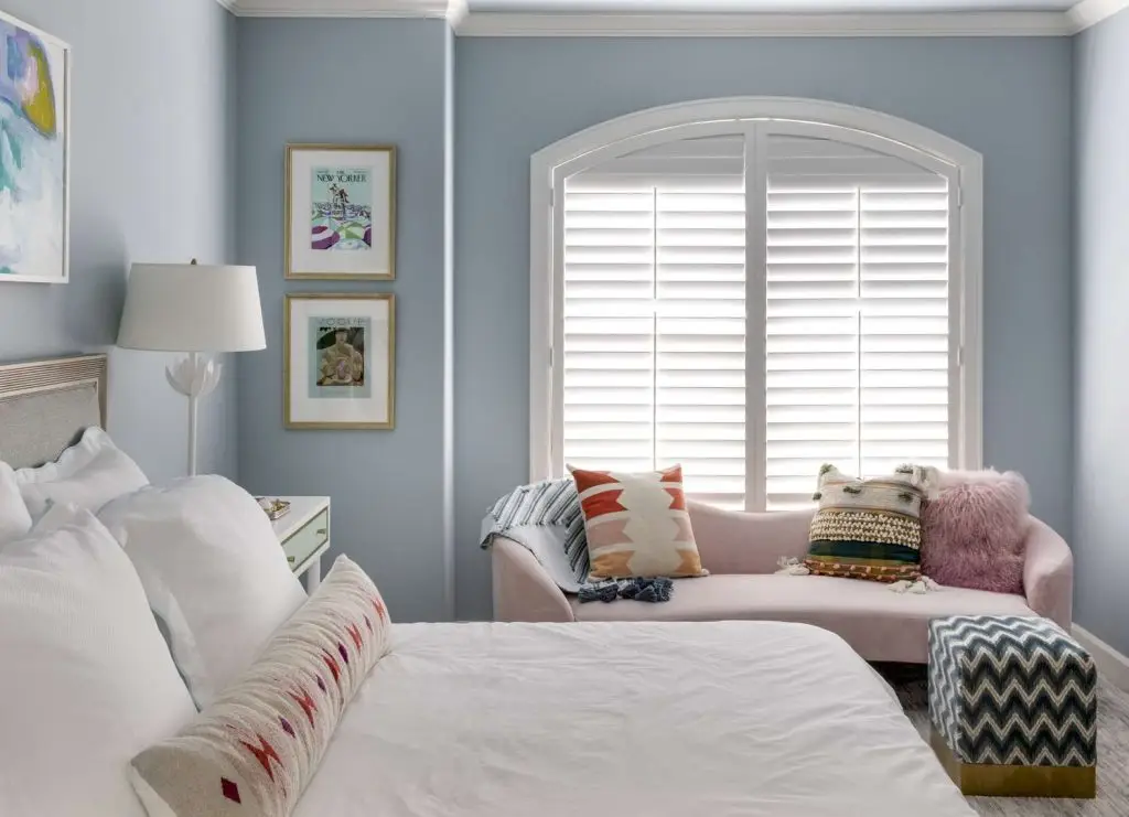 phòng ngủ bé gái với sơn tường xanh pastel