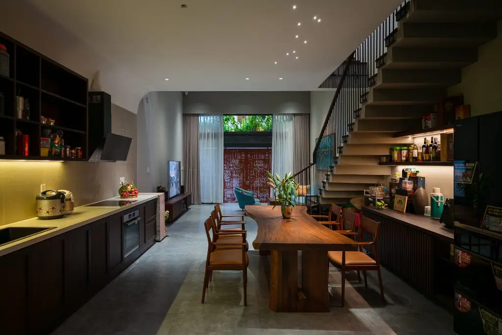 thi công nội thất gỗ óc chó - bàn ăn