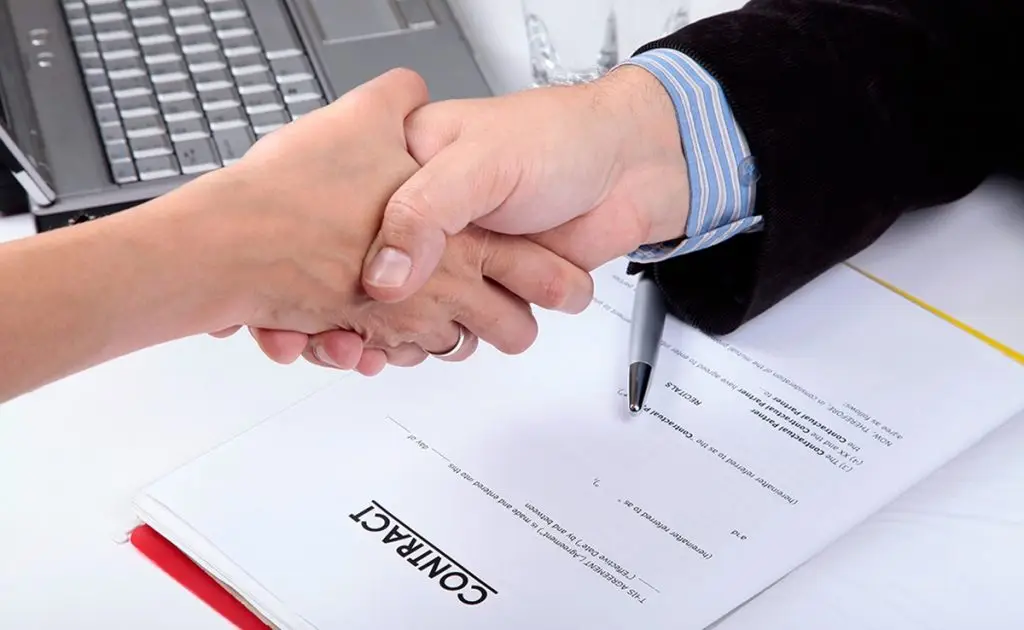 thi công nội thất nhà phố ký phục lục hợp đồng