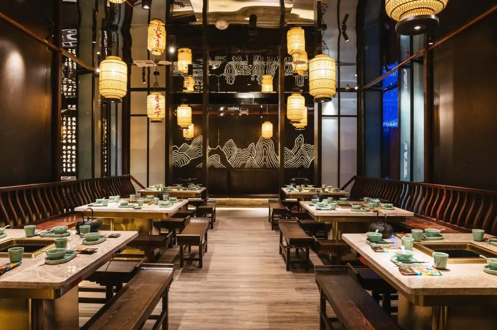 thiết kế nội thất nhà hàng lẩu nướng ấm cúng