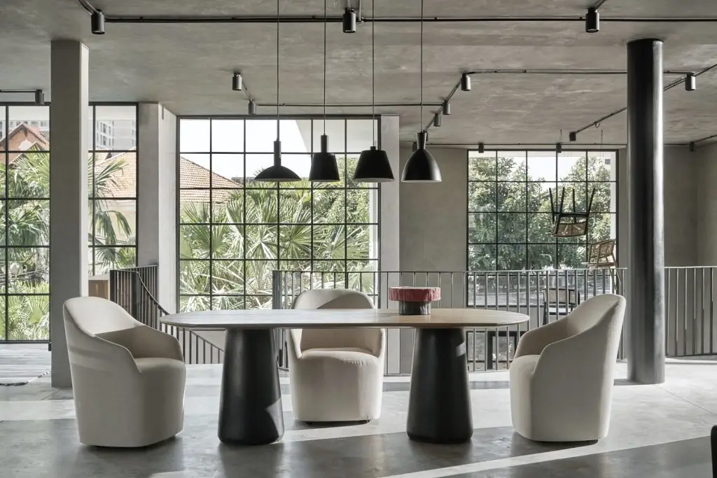 thiết kế nội thất nhà hàng phối cùng ánh sáng hợp lý