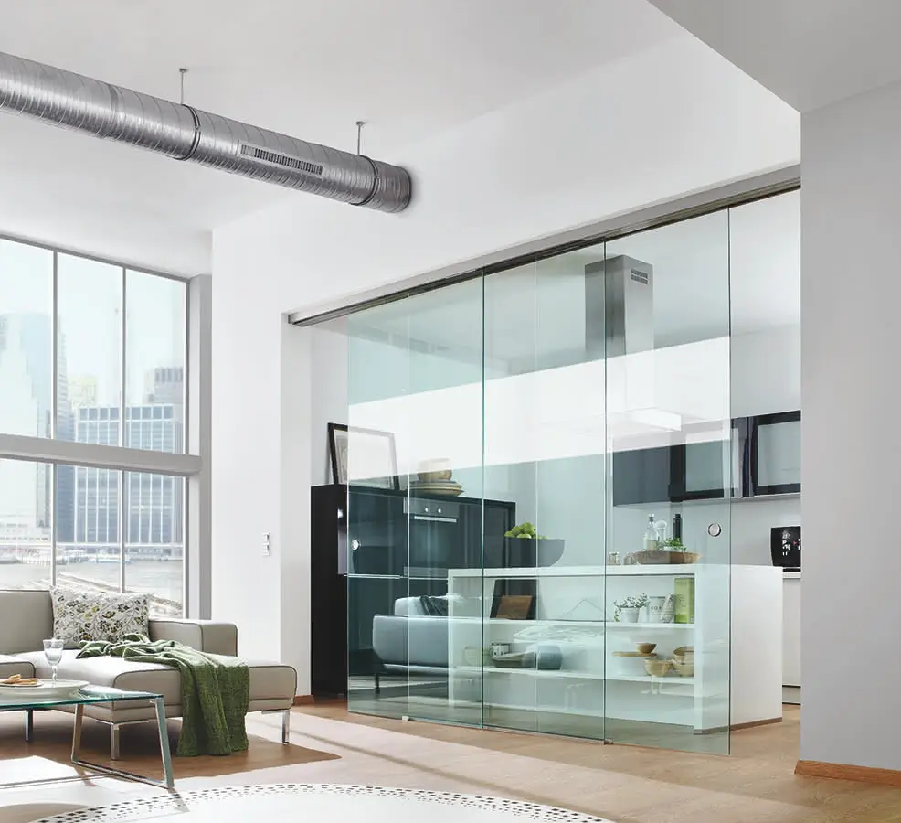 vách ngăn phòng khách và bếp kính