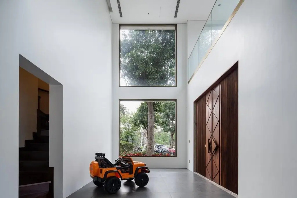 phụ kiện cửa thép vân gỗ 