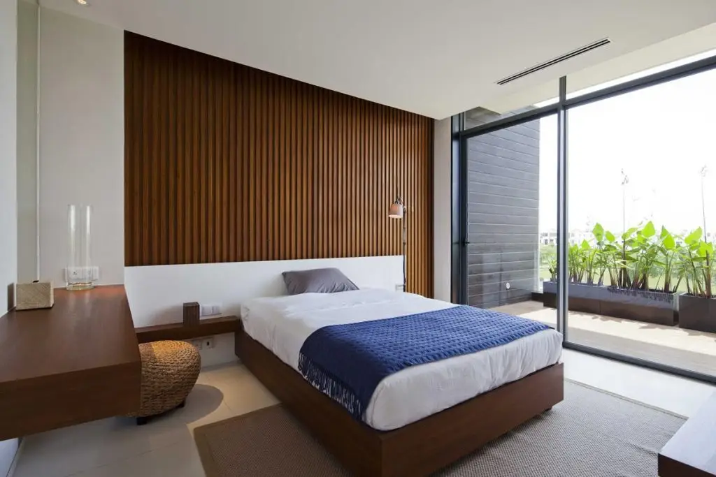 Giường gỗ óc chó đẹp sang trọng