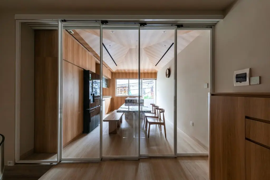 cửa lùa xếp 5 cánh