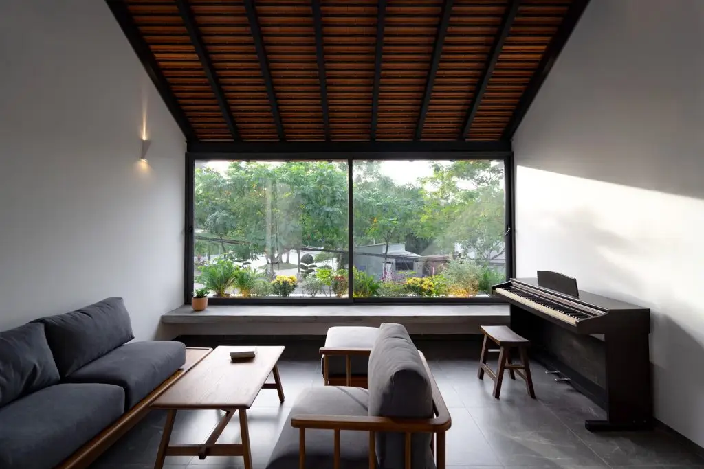 cửa sổ lùa thép giả gỗ