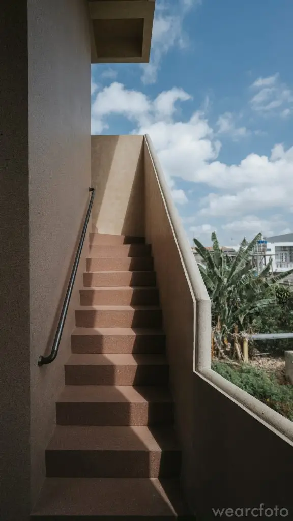 đá cầu thang đỏ