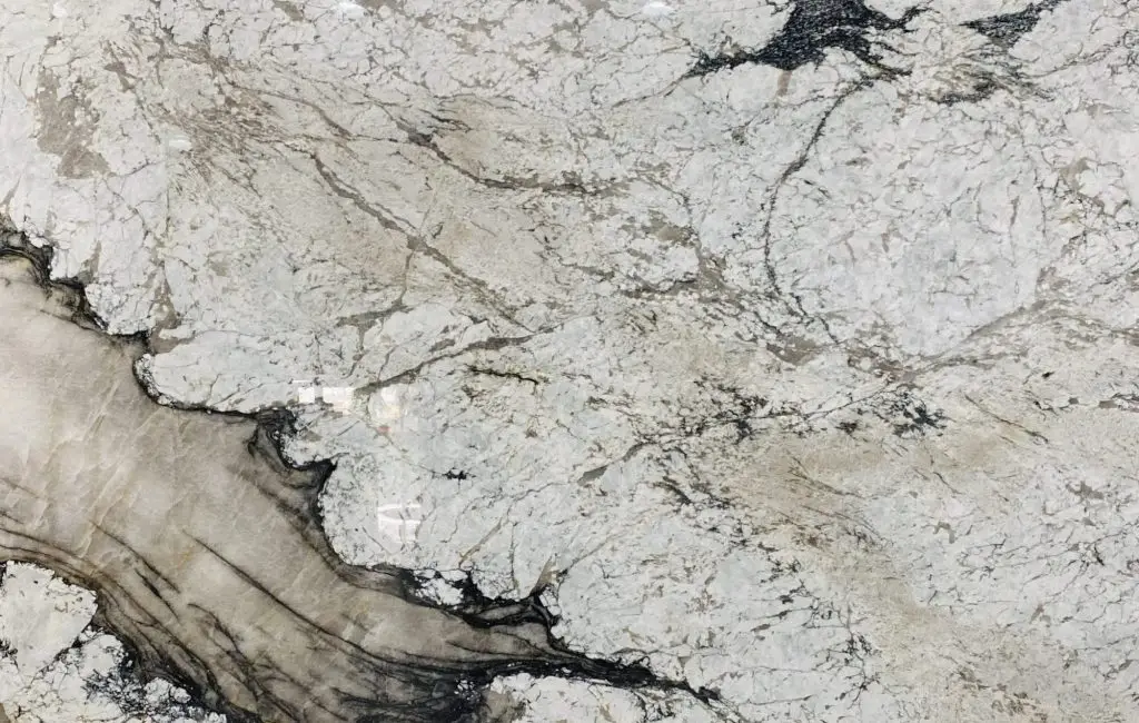 đá granite trắng vân mây đen