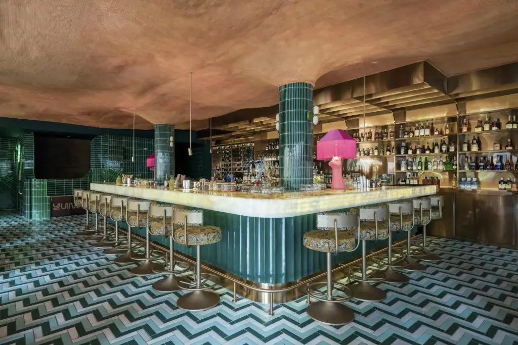 quầy bar ốp đá nhân tạo