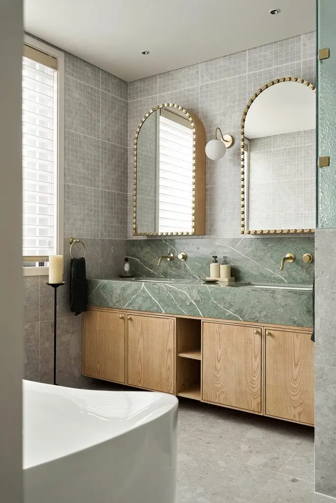 đá quartz ốp tường lavabo