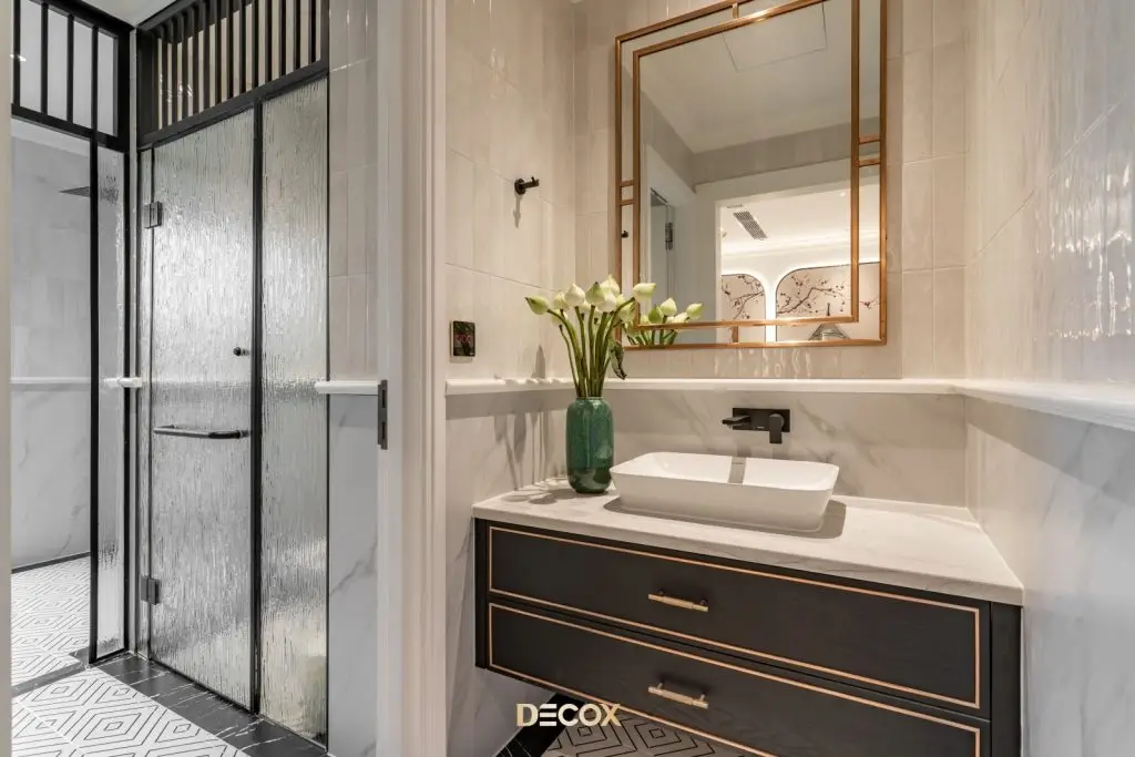 mặt bàn đặt lavabo ốp đá trắng vân mây