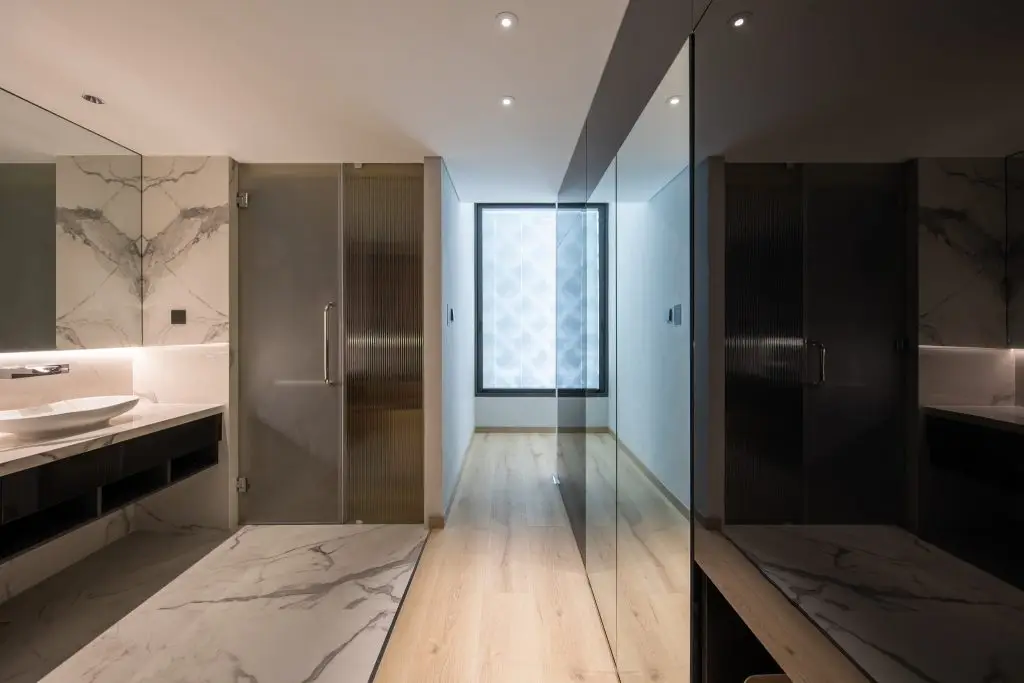 đá tự nhiên phù hợp với môi trường ẩm ướt